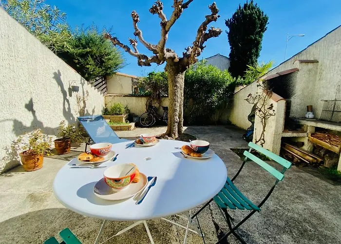 Nyaraló La Maison Des Sauges - Maison De Village Avec Jardin A 500m De La